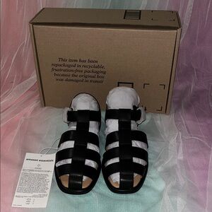 Amazon Essentials Black Strappy Sandals